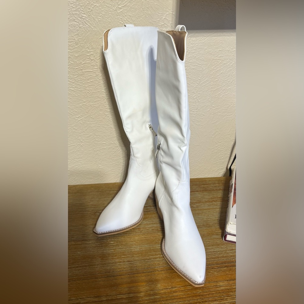 Elegant White Knee-High Boots